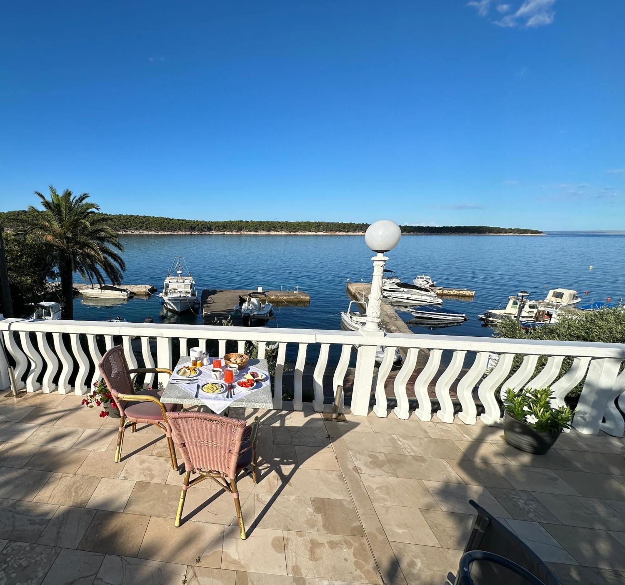 Apartments And Rooms Vinko Barbat na Rabu Экстерьер фото