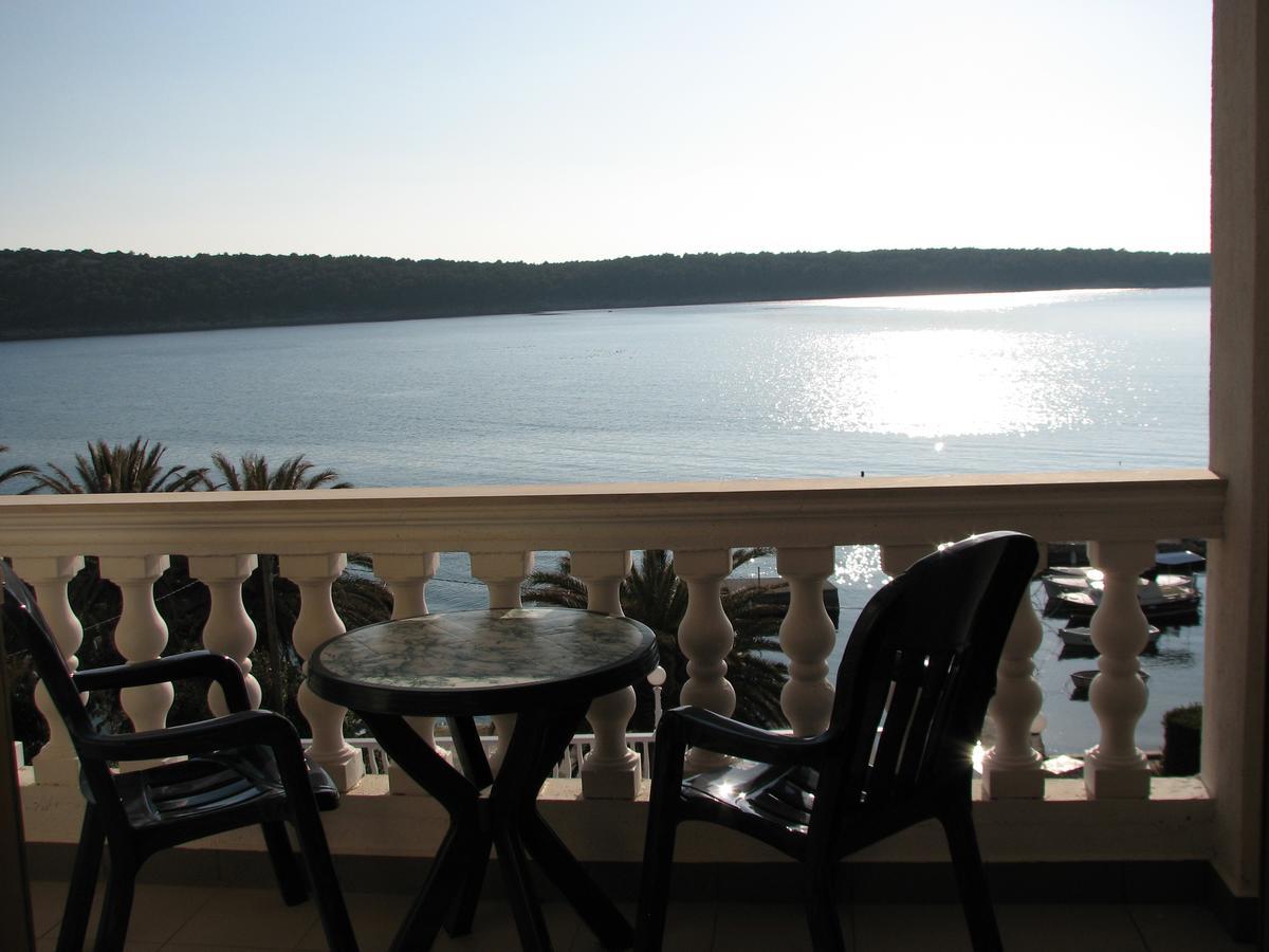 Apartments And Rooms Vinko Barbat na Rabu Экстерьер фото
