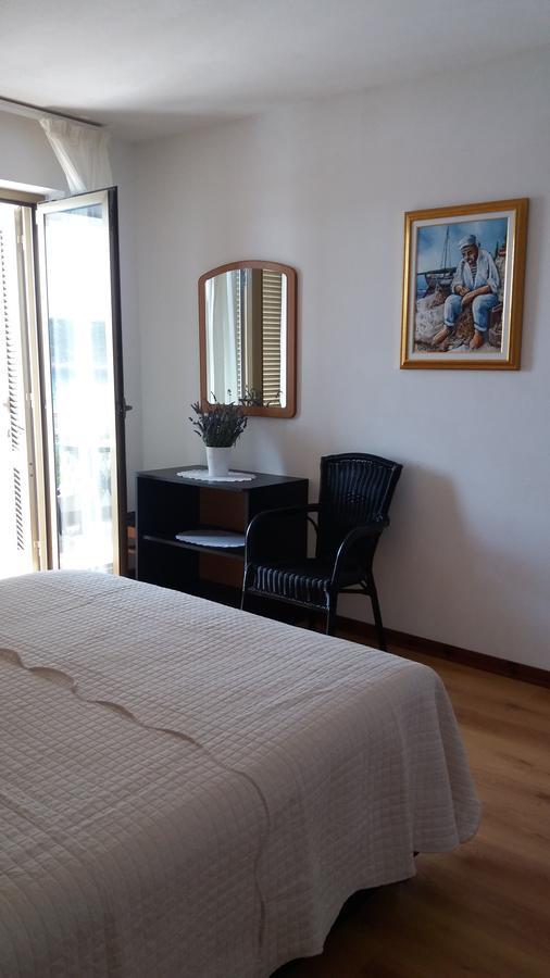 Apartments And Rooms Vinko Barbat na Rabu Экстерьер фото