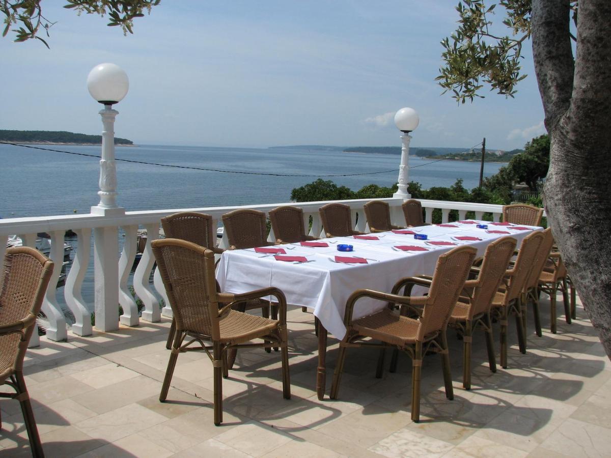 Apartments And Rooms Vinko Barbat na Rabu Экстерьер фото